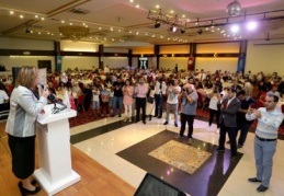Büyük adam olmak demek çok parası olan adam anlamına gelmez