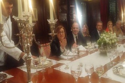 Büyükelçi, Şahin onuruna yemek verdi