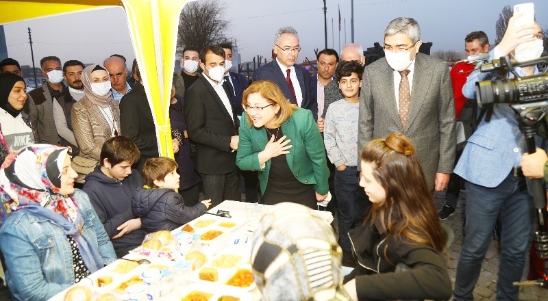 Büyükşehir, 140 bin gıda paketi dağıttı