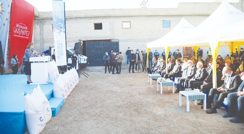 Büyükşehir, Araban çiftçisine 200 ton sertifikalı buğday tohumu dağıttı