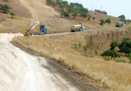 Büyükşehir, Araban'da yol yapıyor