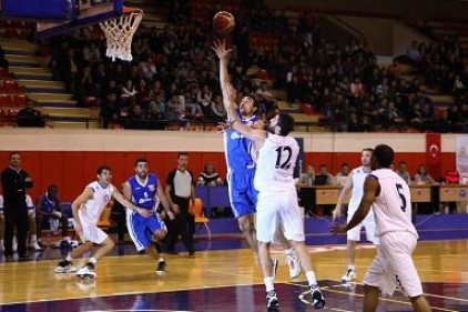 Büyükşehir basket takımı deplasmanda galip geldi 