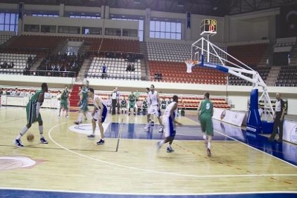 Büyükşehir Belediye Basketbol takımı kazanmaya devam ediyor