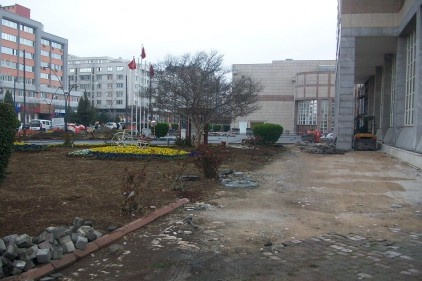 Büyükşehir Belediye binası tepeden tırnağa yenileniyor