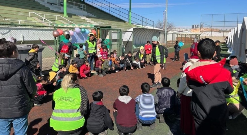 Büyükşehir, depremzede vatandaşlara psikolojik destek sağlıyor