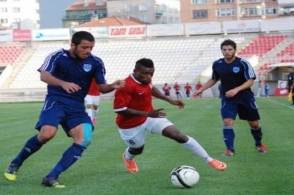 Büyükşehir&#039;de 4 Futbolcunun Sözleşmesi Feshedildi