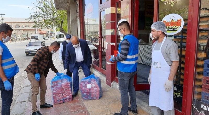 Büyükşehir’den kamu çalışanları ve esnafa maske desteği
