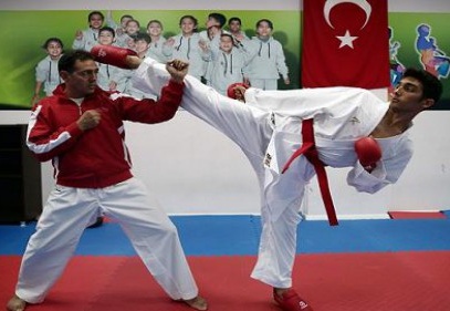 Büyükşehir’in milli karatecisi dünya üçüncüsü oldu 
