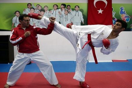 Büyükşehir&#8217;in milli karatecisi dünya üçüncüsü oldu 