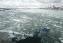 Buzları çözülen Nazik Gölü'nden muhteşem kareler