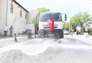 Cadde ve sokaklarda 24 saat temizlik hizmeti sürüyor