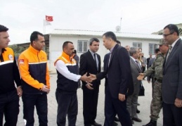 Çadır kenti gezdi