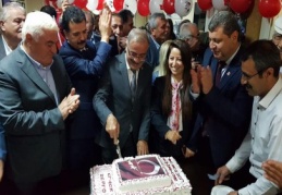 Çağdaş ve uygarlığın temel ilkeleri demokrasi ve insan haklarıdır