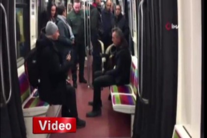 Çaldığı keçiyle metroya bindi