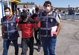 Çaldıkları araçla gasp yaptılar