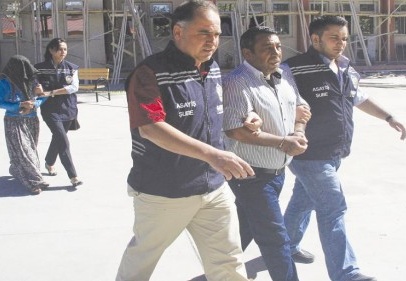 Çaldıkları paralarla yakalandılar