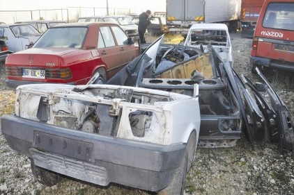 Çalınan 19 araçtan ikisi Gaziantep ve Sakarya&#8217;da bulundu