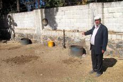 Çalınan ineklerinin bulunmasını bekliyor
