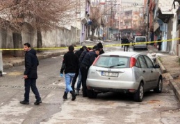 Çalıntı otomobil polisi alarma geçirdi
