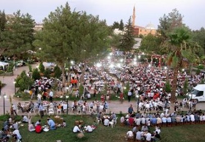 Çalışanları ile iftarda buluştu 