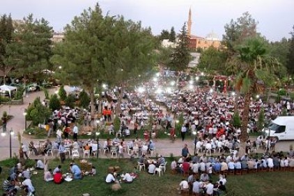 Çalışanları ile iftarda buluştu 