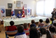 Cam üfleme sanatçısı Harun Veysel Gümüş’ü izlediler