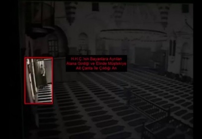 Camide namaz kılan kadının çantasını çalan şahıs yakalandı