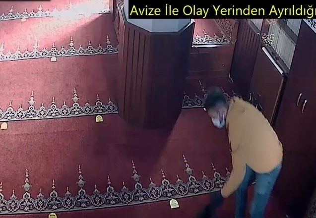 Camiden avize çalan hırsızlar yakalandı