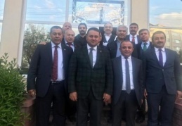 Camiler, ibadethaneler siyaset yapma yerleri olmamalı