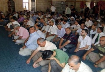 Camiler Ramazan’ın ilk cuması doldu taştı 
