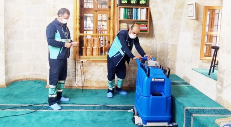 Camiler sürekli dezenfekte ediliyor