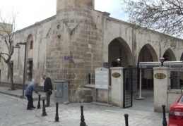 Camilerde ayakkabı hırsızlığının ardı arkası kesilmiyor
