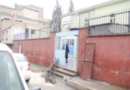 Caminin kapılarını çalmaya yeltendiler