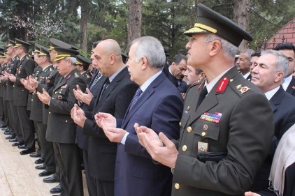 Çanakkale Zaferi&#039;nin 99&#8217;uncu yıldönümü kutlandı