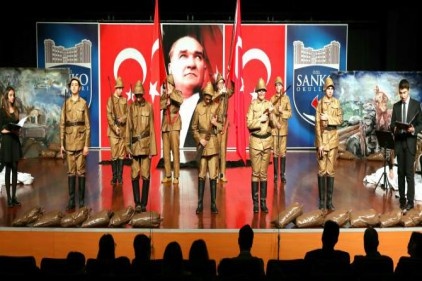 Çanakkale Zaferi&#8217;nin 103&#8217;üncü yıldönümü SANKO Okullarında da coşku ile kutlandı