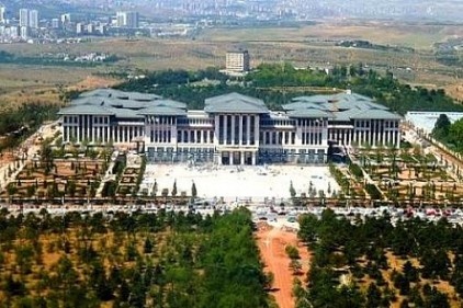 Candan: Kaçak saray katmerli kaçak hale geldi