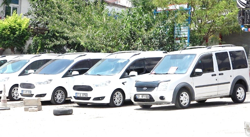 “Canı sıkılan oto pazarına gelmiş, satış yok”