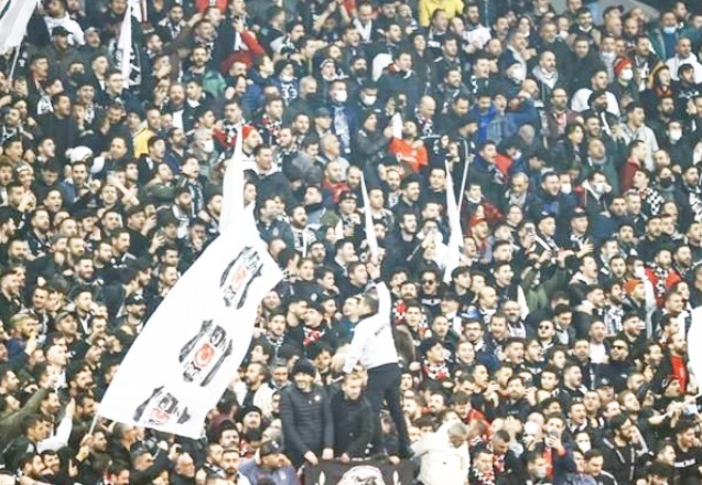 Çarşı taraftar grubu dernekleşme çağrısında bulundu