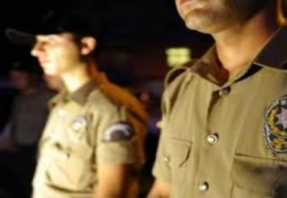 Çarşı ve mahalle bekçilerinden hırsızlık şüphelisine suç üstü 