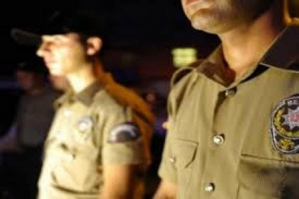 Çarşı ve mahalle bekçilerinden hırsızlık şüphelisine suç üstü 