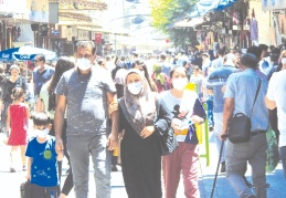 Çarşıdaki yoğunluk alış-verişe yansımıyor