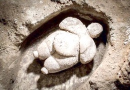 Çatalhöyük’te En Az 7500 Yıllık Eksiksiz Kadın Heykelciği Bulundu