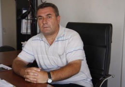 Çay kaşığıyla verilen kepçe ile geri alınıyor