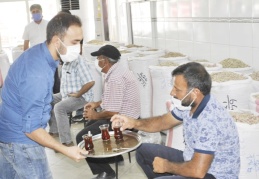 Çaycılık yaparak üniversiteye hazırlandı
