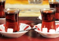 Çayın üzerine dökülen kaynar su kansere neden oluyor
