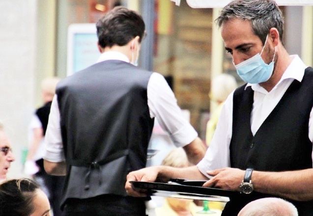 CDC: Dışarıda yemek yiyenlerin riski daha fazla