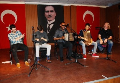 Cedric Watson ve Bijou Creole Grubu, GKV’liler için çaldı