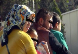 Cehalet, bu kentin cadde ve sokaklarında her şekilde kol geziyor