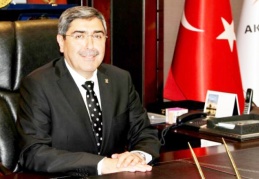 Cehaletin düşmanı, geçmişin öğreticisi