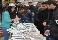 Çekilişe saatler kala bayilerin önünde kuyruk oluştu